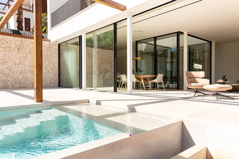 Elegant designer villa in a residential location — photo 3