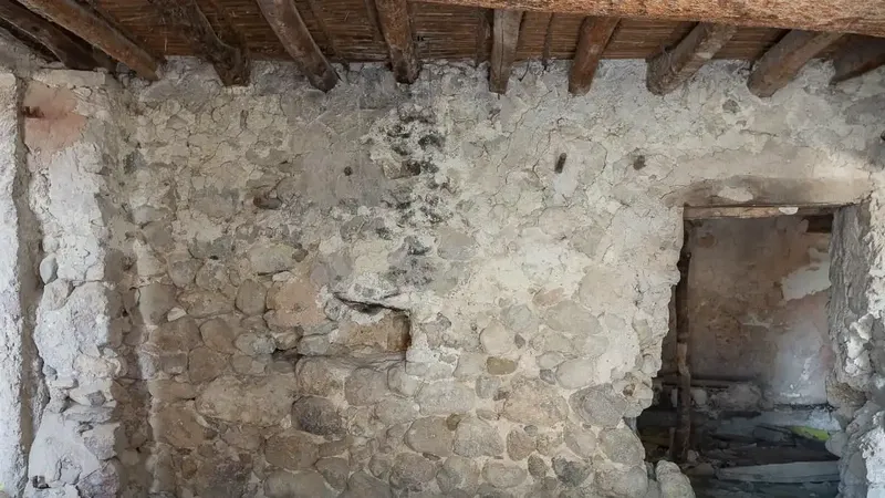 Old house for renovation in Moscari, 198 m2 built and possibility of second half-height floor on a 738 m2 plot with — photo 8