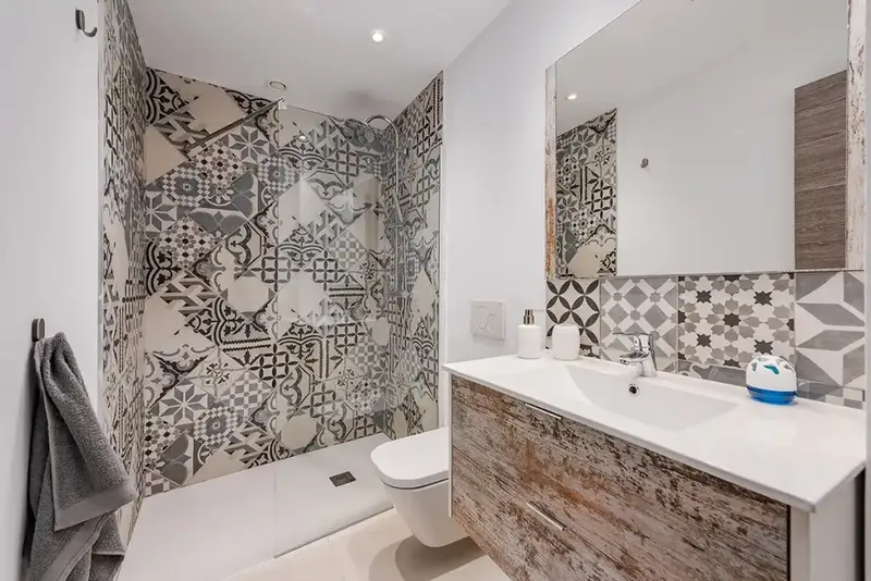 Fantastic house impeccably renovated with great care and attention to detail. It has become a beautiful home in a — photo 12