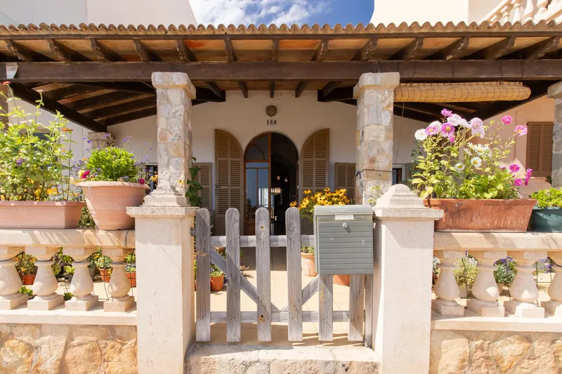 House with sea views, great potential and charming location in Sa Rapita — photo 2