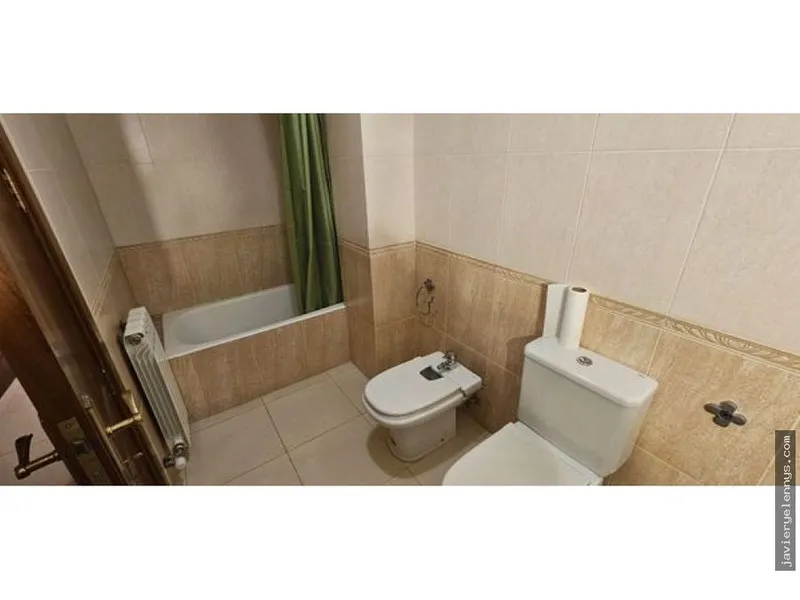 Apartment for rent on Calle d'Oviedo — photo 11