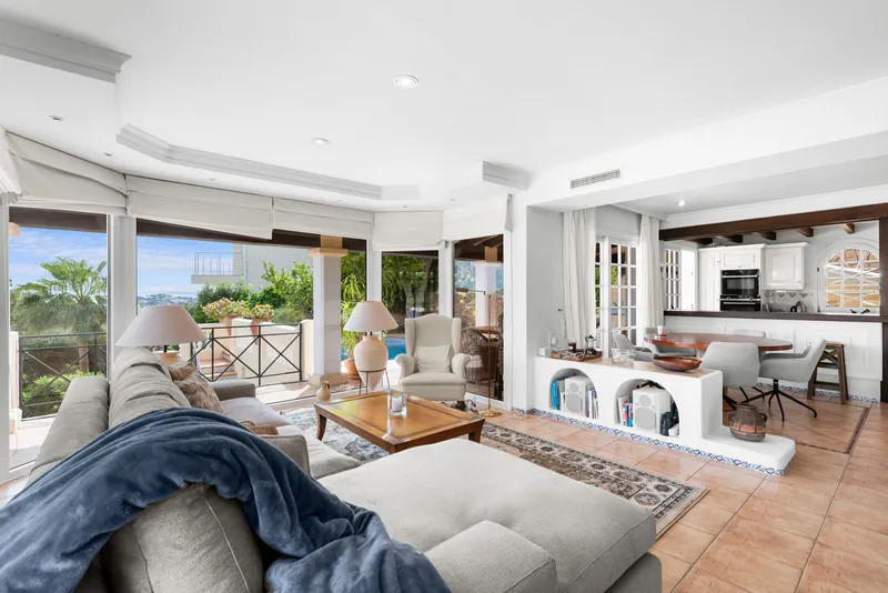 Mediterranean villa for sale in Costa de la Calma with partial sea views — photo 9