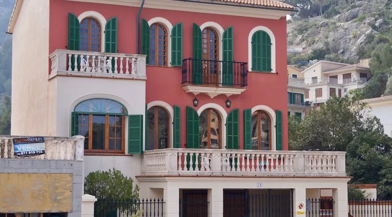 Impressive first-line sea villa in the port of Soller — photo 3