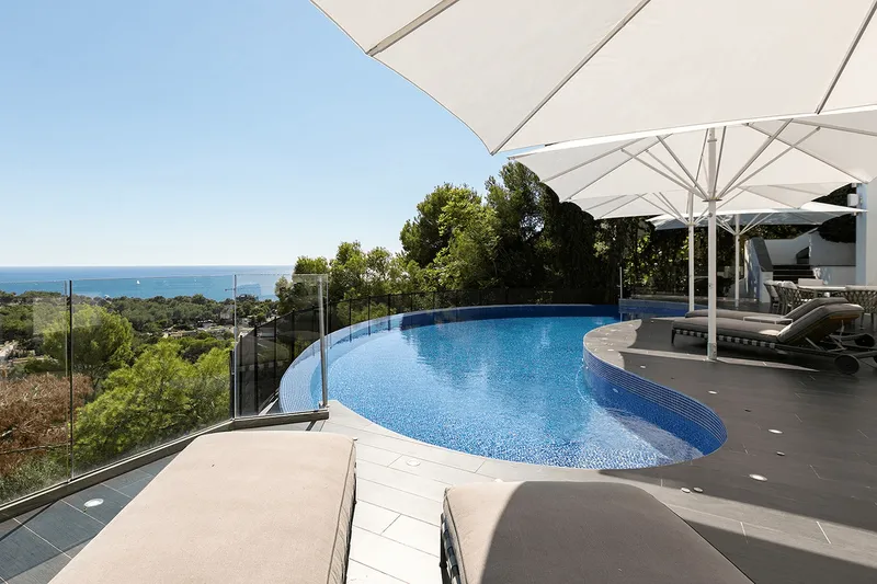 Mediterranean villa with pool and sea views in Bendinat — photo 2