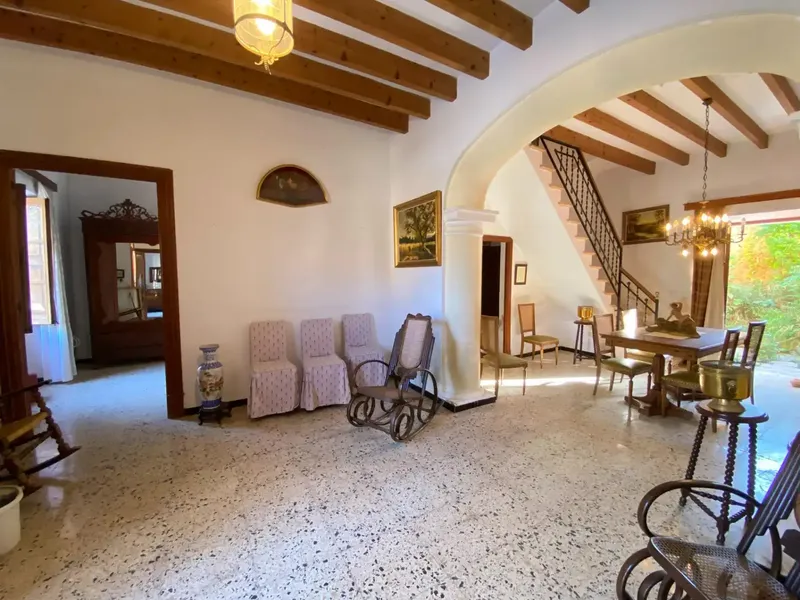 Unique Opportunity: Manor House of 375 m2 with Garage in Biniali. Luxury Potential for €749,000 — photo 4