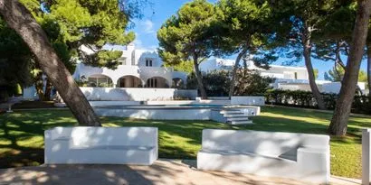 Luxury seafront villa in Porto Petro — photo 4