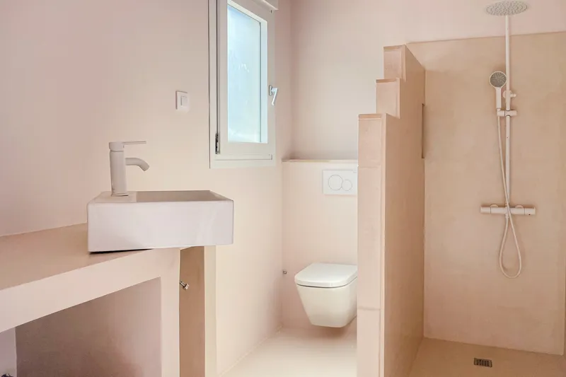 Renovated apartment to passive house standard with 2 bedrooms, patio and castle view — photo 4