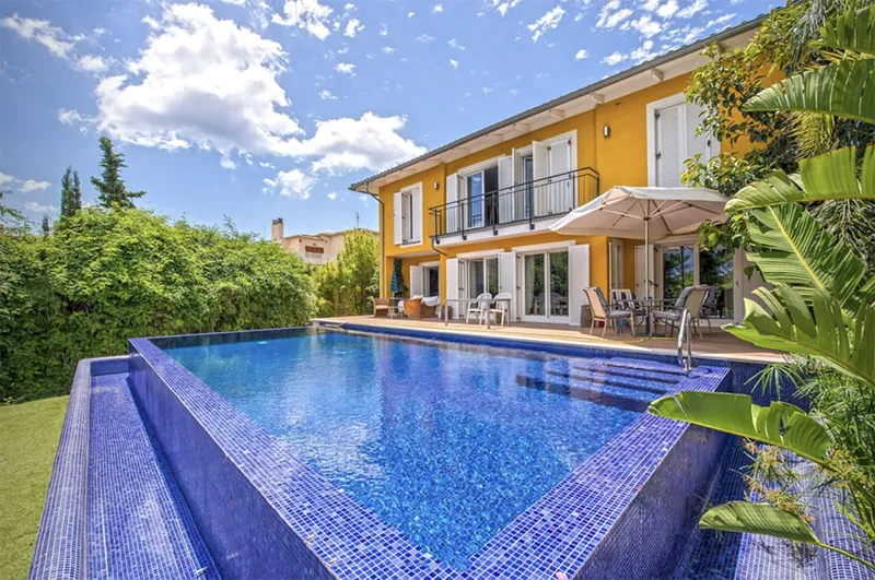 Beautiful villa with garden and pool in Palmanova, Torrenova More — photo 1