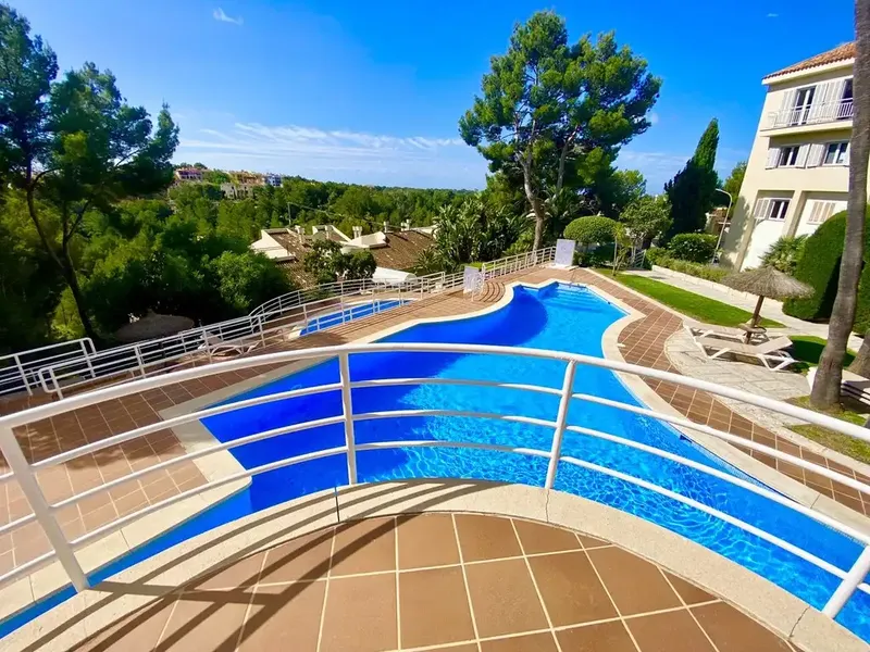 Elegant fully renovated penthouse with views over the Bendinat golf course, located in one of the most exclusive residential communities — photo 3