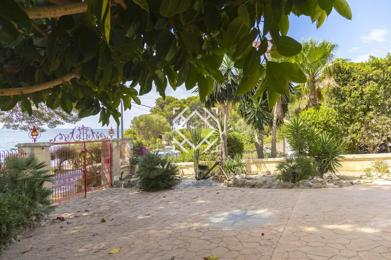 Seafront ground floor apartment for sale in Alcanada-Alcudia, Mallorca — photo 8