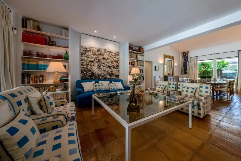 A paradise in the center of Cala Ratjada: This charming villa with large pool, pool house and private garden is located on a plot — photo 8