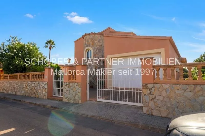Chalet with 5 rooms, 2 bathrooms, garage and pool for sale — photo 2