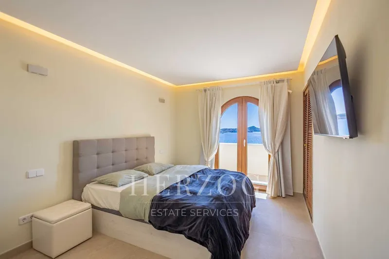 Stunning sea view apartment Cala Fornells — photo 7