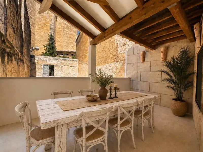 Stylishly renovated townhouse with terrace for sale in Llucmajor — photo 2