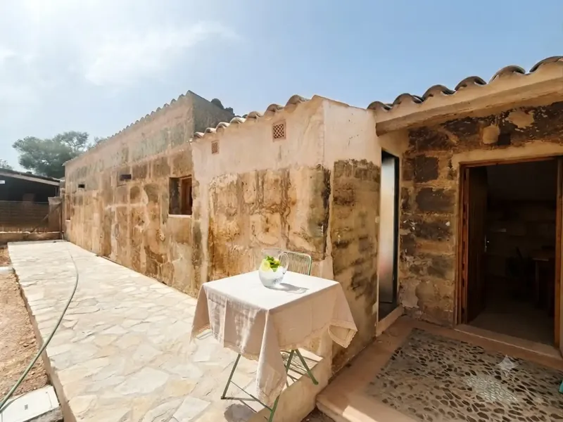 Rustic house for rent. Recently renovated. Everything is new. Air conditioning in the house. Bedroom. Parking, large terrace. — photo 2