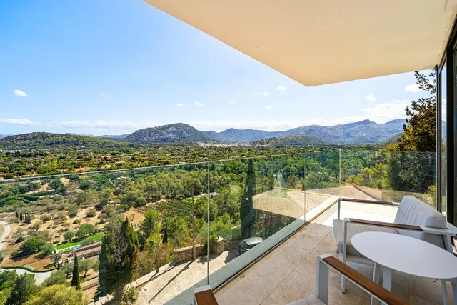 Contemporary villa with ETV license and breathtaking views for sale in Pollensa, Mallorca — photo 2
