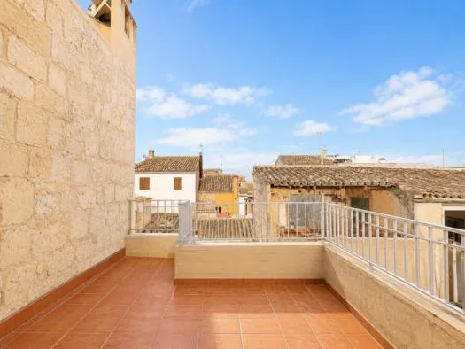 House, 4 beds, 200 m² — photo 1