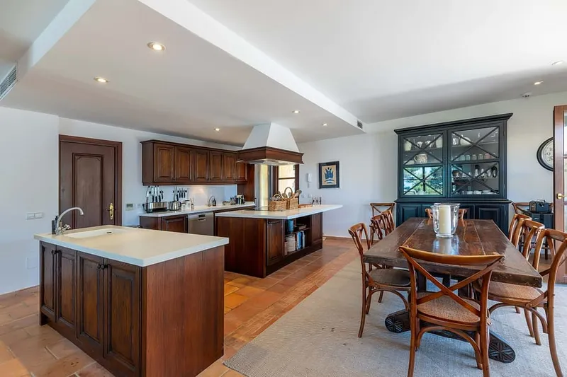 Timeless sea-facing retreat elevated above Puerto Andratx with holiday rental license — photo 12