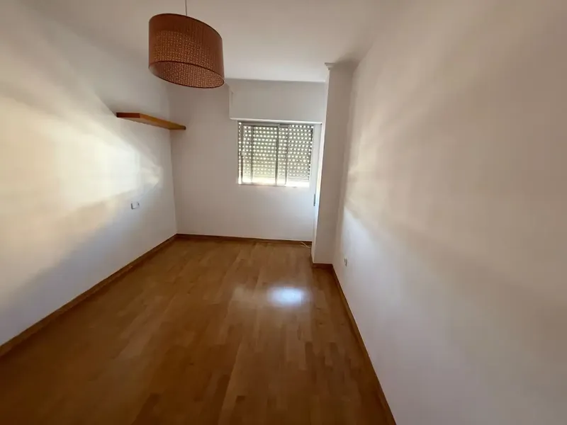 Opportunity, bright family flat for rent. In Plaza de Toros area, approx. 135m2, living room, dining room, furnished and semi-equipped kitchen — photo 7