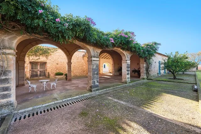 Enormous Mallorca country property with investment potential for sale in Llubí, Mallorca — photo 2