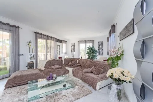 Vallgornera, luxurious Mediterranean-style chalet with a garden oasis and sea views — photo 6