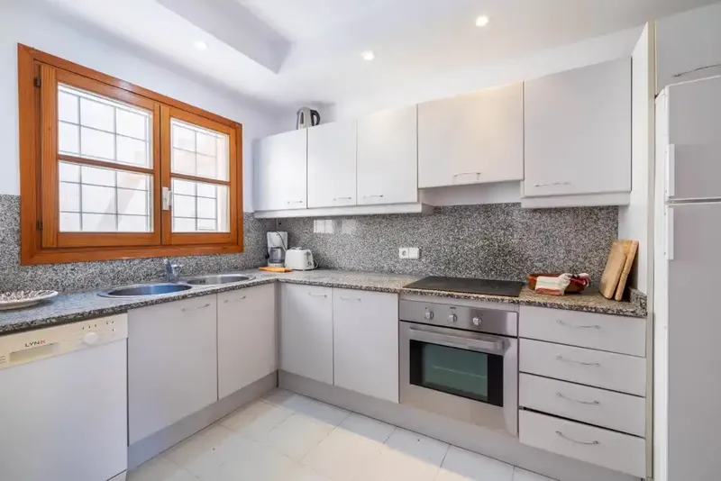 This apartment in Canyamel offers stunning panoramic sea views and is just a few minutes' walk from the beach. — photo 8
