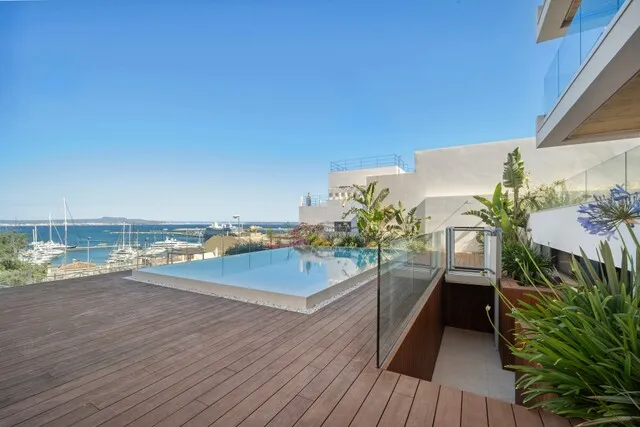 Ground floor apartment with private garden for sale in Palma, Mallorca — photo 1