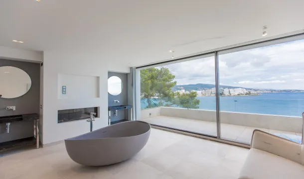 Mansion with access to the sea in Cala Vinyas — photo 11