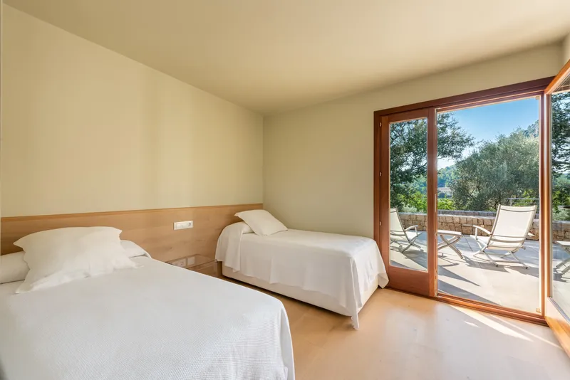 Seasonal rental: Elegant villa for rent with privacy in Pollença — photo 9