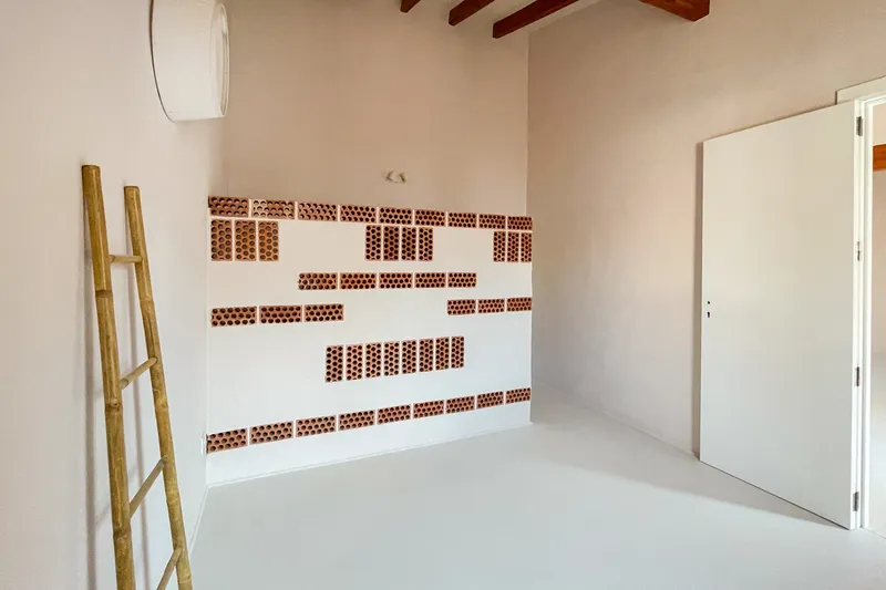 Renovated apartment to passive house standard with 2 bedrooms, patio and castle view — photo 10