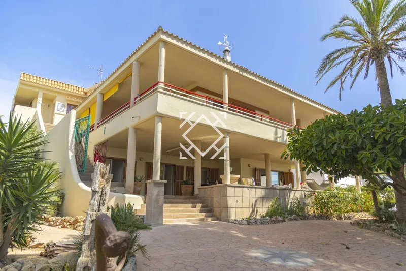 Seafront ground floor apartment for sale in Alcanada-Alcudia, Mallorca — photo 5