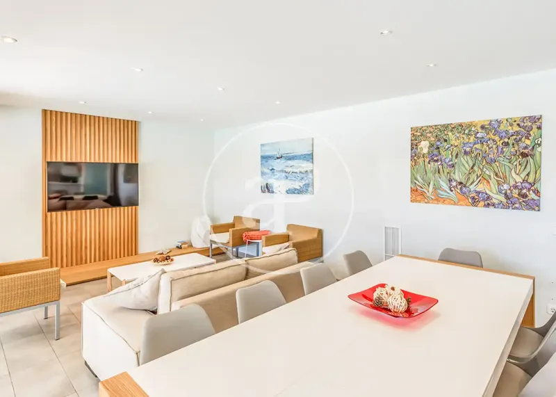 This 470 m² beachfront house in Puerto de Alcudia is a wonderful place to enjoy relaxing holidays by the sea — photo 4
