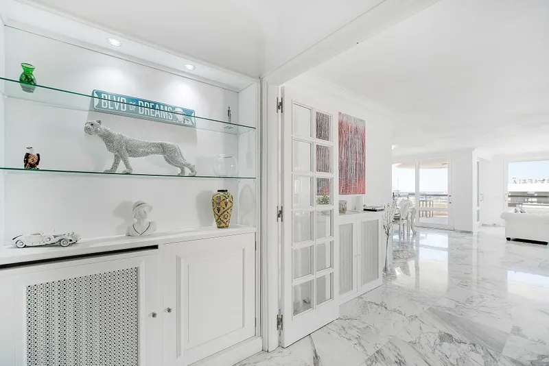 Stunning penthouse for sale in Palma with spectacular harbor and sea views — photo 4