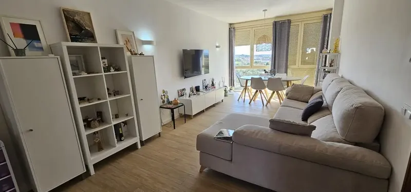 Espaciosa Vivienda en Alquiler con Terraza y Balcón. — photo 3