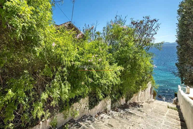 Sea front plot for sale in Alcanada, Mallorca — photo 5