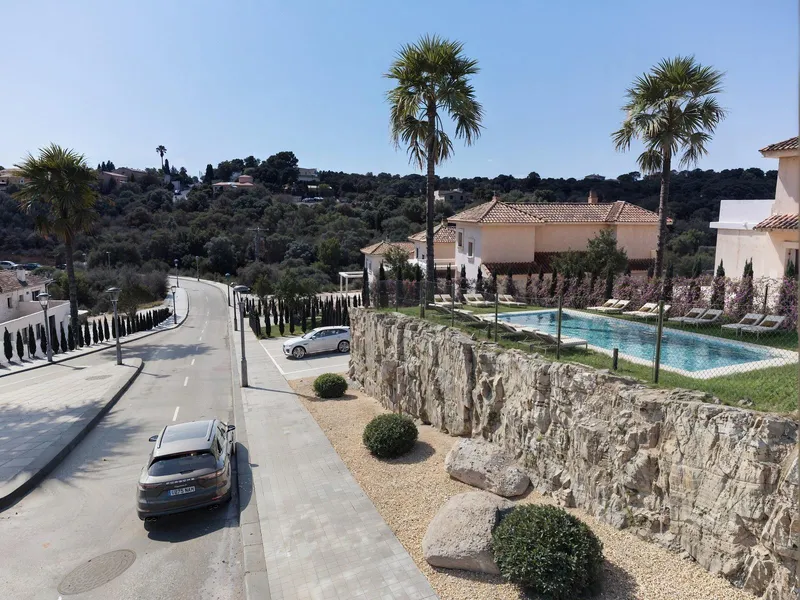 Chalet with garden, parking and communal pools — photo 10