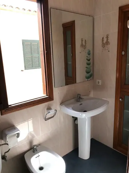 This 90 m2 apartment is located on the third floor (penthouse) of a corner building without elevator, which provides good — photo 6