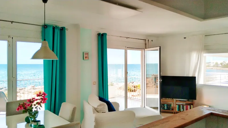 IA-183-1 Apartment on the seafront — photo 5