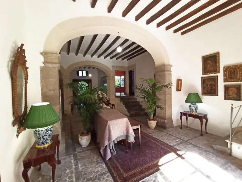 Stunning sixteenth-century Mallorcan palace with garden and pool situated in the historic centre of Sóller — photo 10