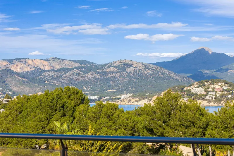 Spacious villa with fantastic views in a sought-after top location — photo 4