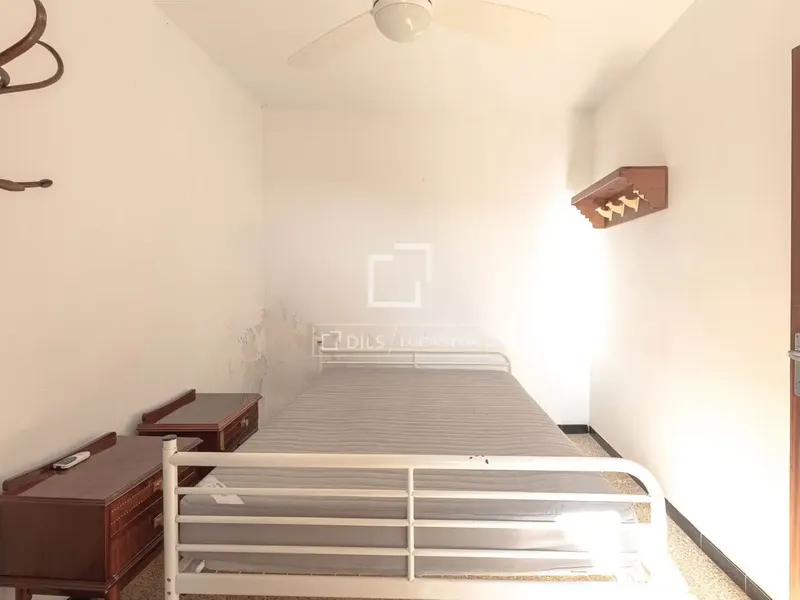 Spacious traditional Mallorcan country house for renovation, distributed over two floors, with several rooms, several small bathrooms, kitchen — photo 11