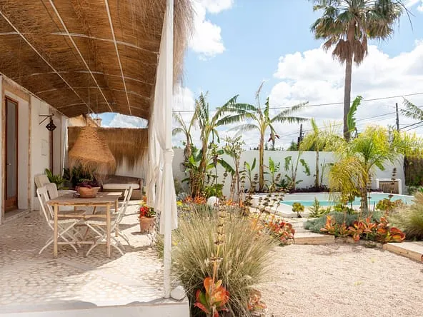 Reformed home with guest house, pool & garden in Establiments — photo 1