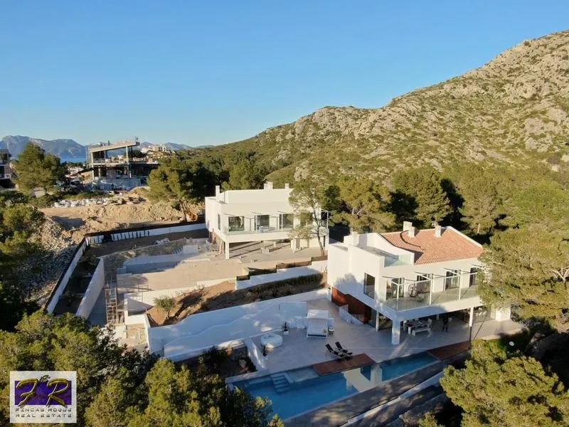 villa in Alcudia — photo 1