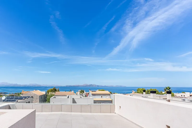 Modern new-build villa with pool and panoramic views in Colonia de Sant Pere — photo 1