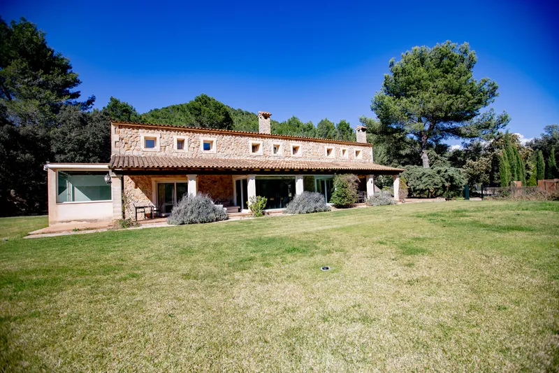 House with community pool for rent in Esporles — photo 2