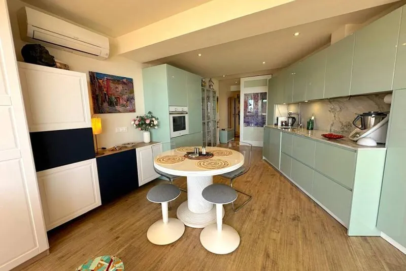 Loft-Style Apartment with Sea Views in Cala Major — photo 3