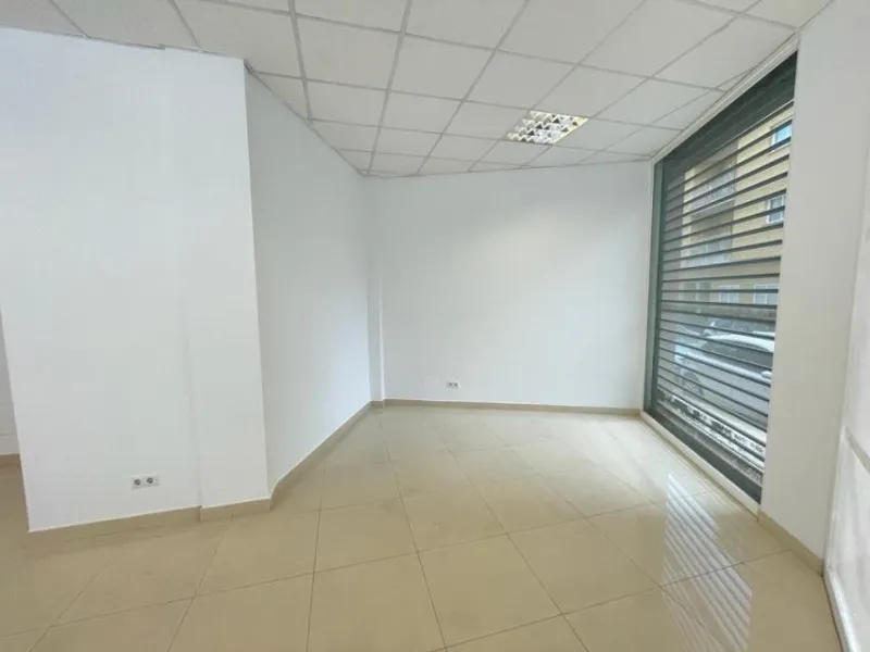 Commercial premises on Calle Industria (Palma) — photo 10