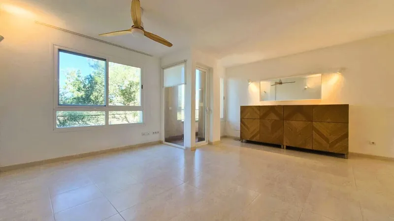 Property details for property no. 2055 — photo 7