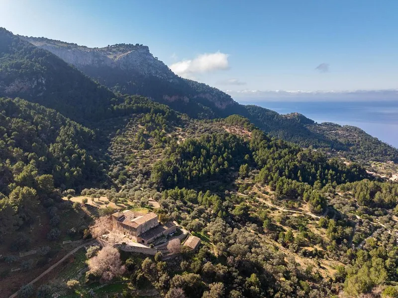 Luxury home in Estellencs, Province of Balearic Islands — photo 1