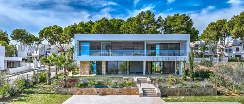 Large new build villa in Sol de Mallorca with beautiful sea views — photo 1